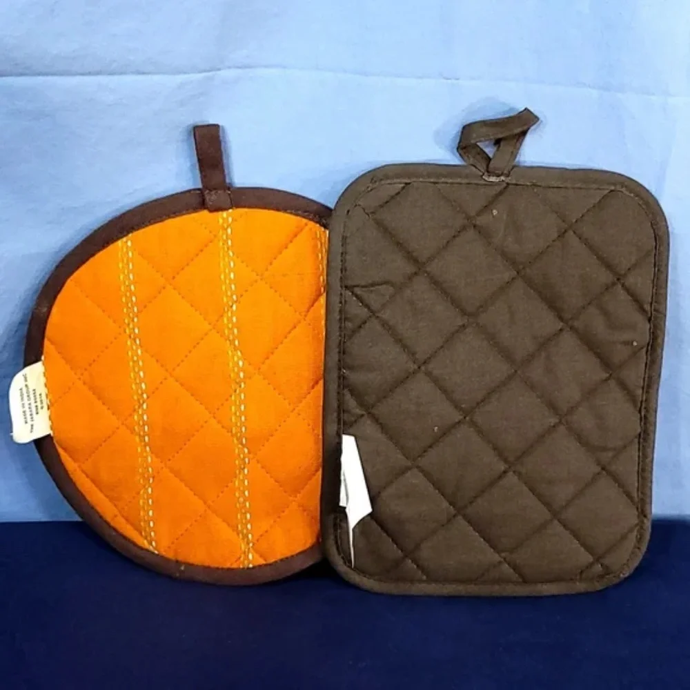 Plaid Red and Autumn Leaves Pot Holders Set